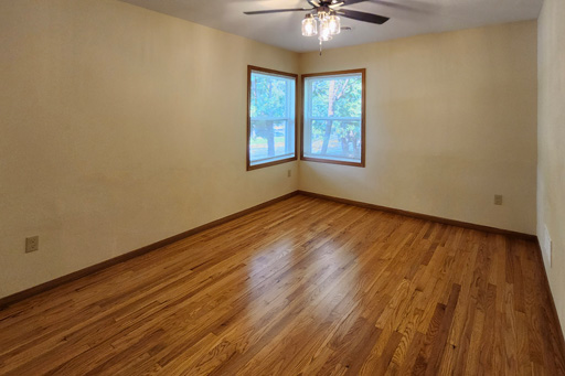 125 N 12th Place