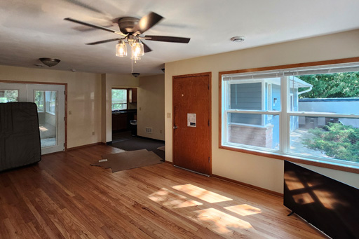 125 N 12th Place